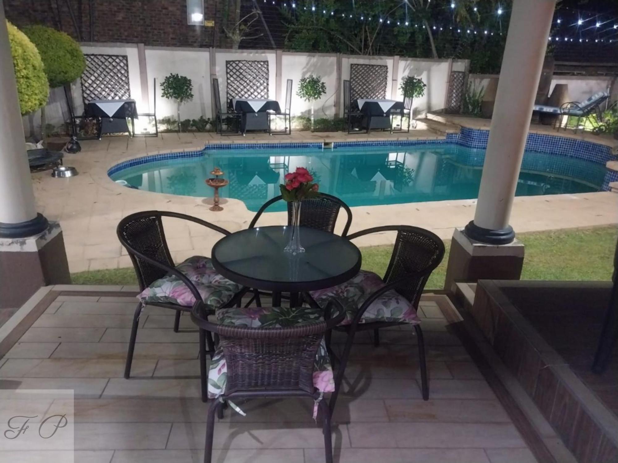The Giraffe Room At Frederick'S Place Pretoria-Noord Exterior foto