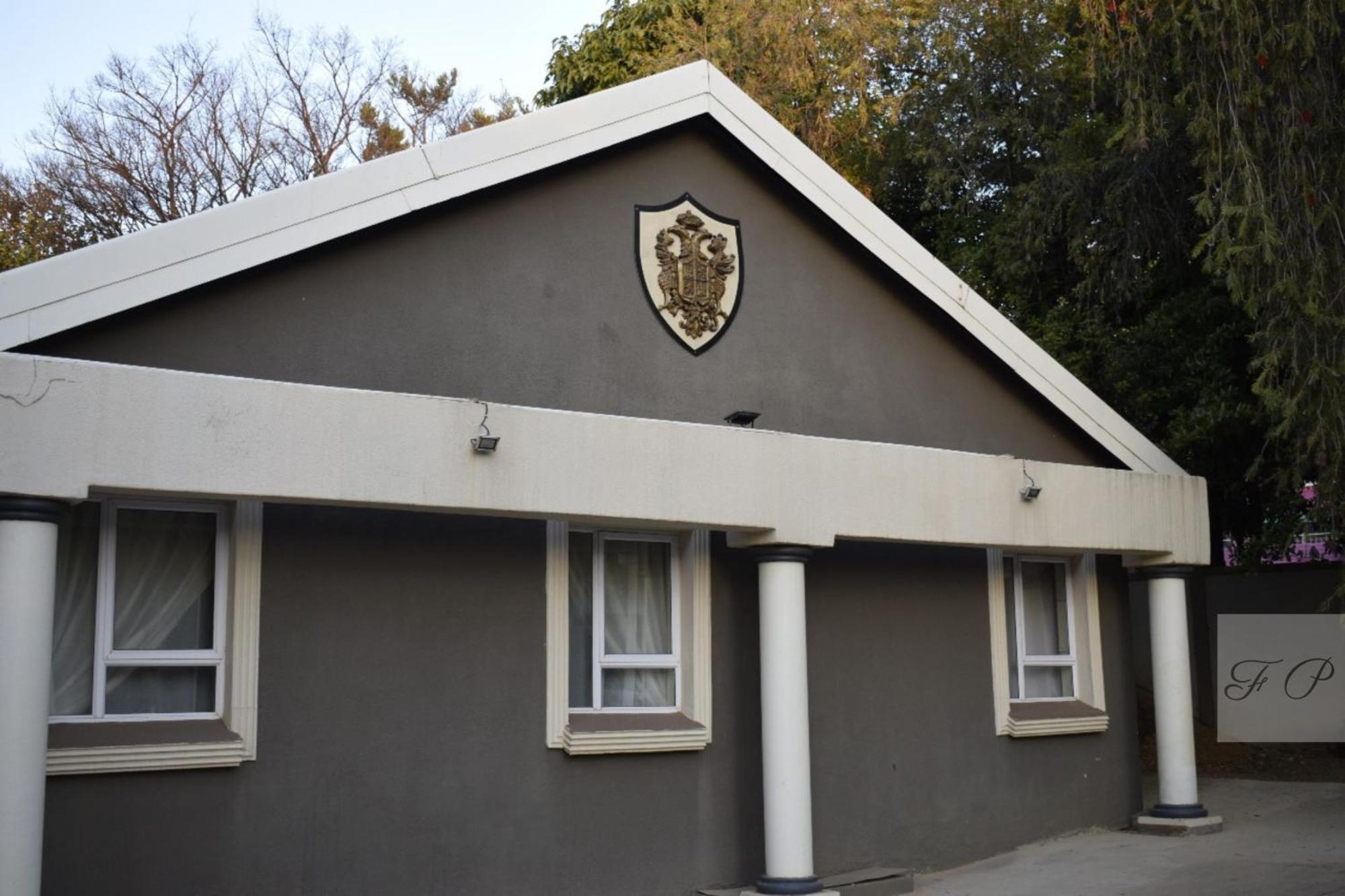 The Giraffe Room At Frederick'S Place Pretoria-Noord Exterior foto